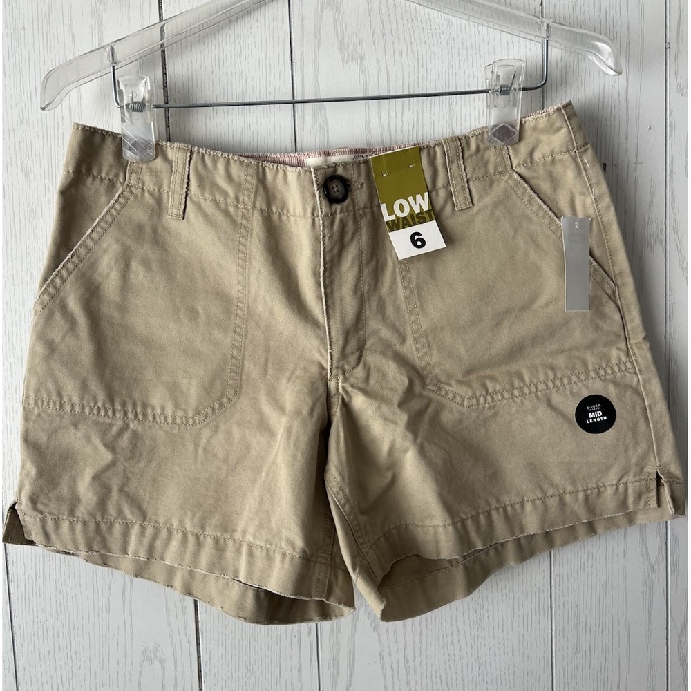 NWT Old Navy Tan Favorite Perfect 5 Inch Low Rise Chino Shorts Womens 6